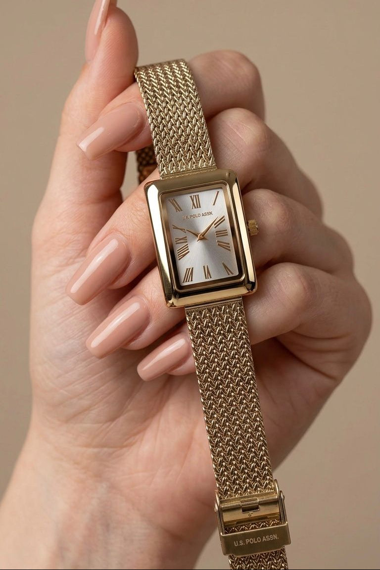 Elegant Gold Mesh Strap Watch